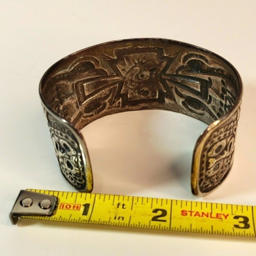 Vintage Sterling Silver Cuff Bracelet Inca Iconography Figures & Bird Decoration - Picture 7 of 9
